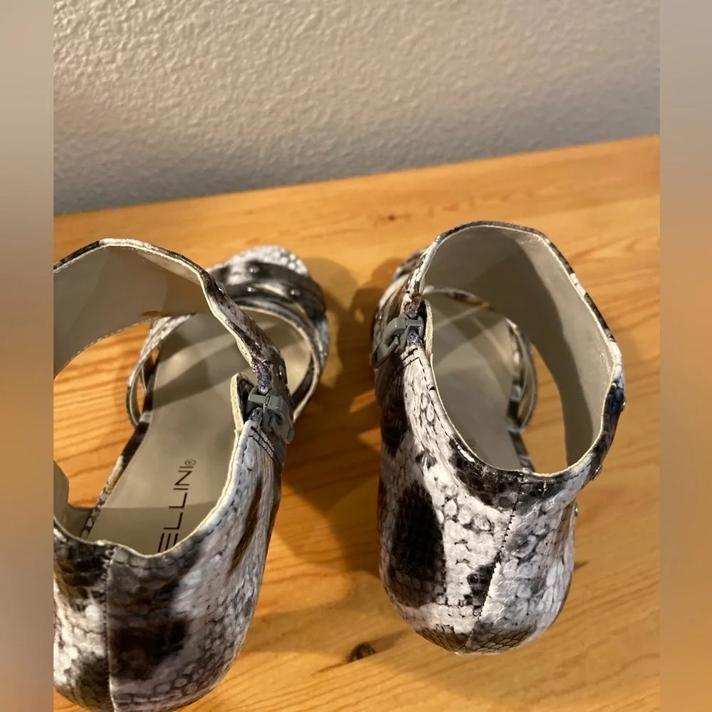 Bellini~Neutral~Wild~Faux Leather~Snakeskin~Heel~Sandal~Side Zip Closure~Size 7